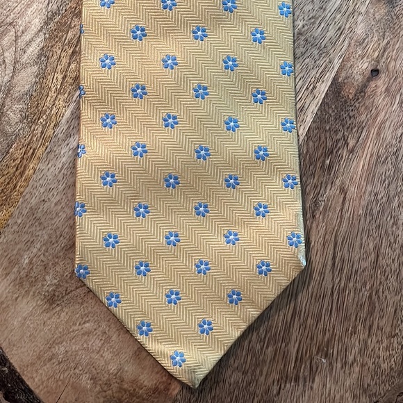 BROOKS BROTHERS Men silk Tie Graphic Rounds Floral Print Blue Multicolor $88 NEW - Picture 2 of 12